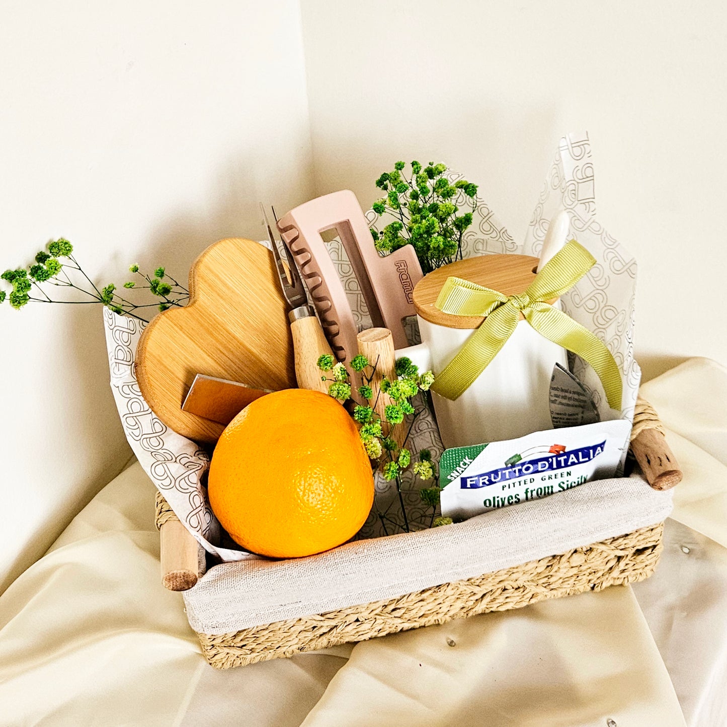 Cheese board hamper