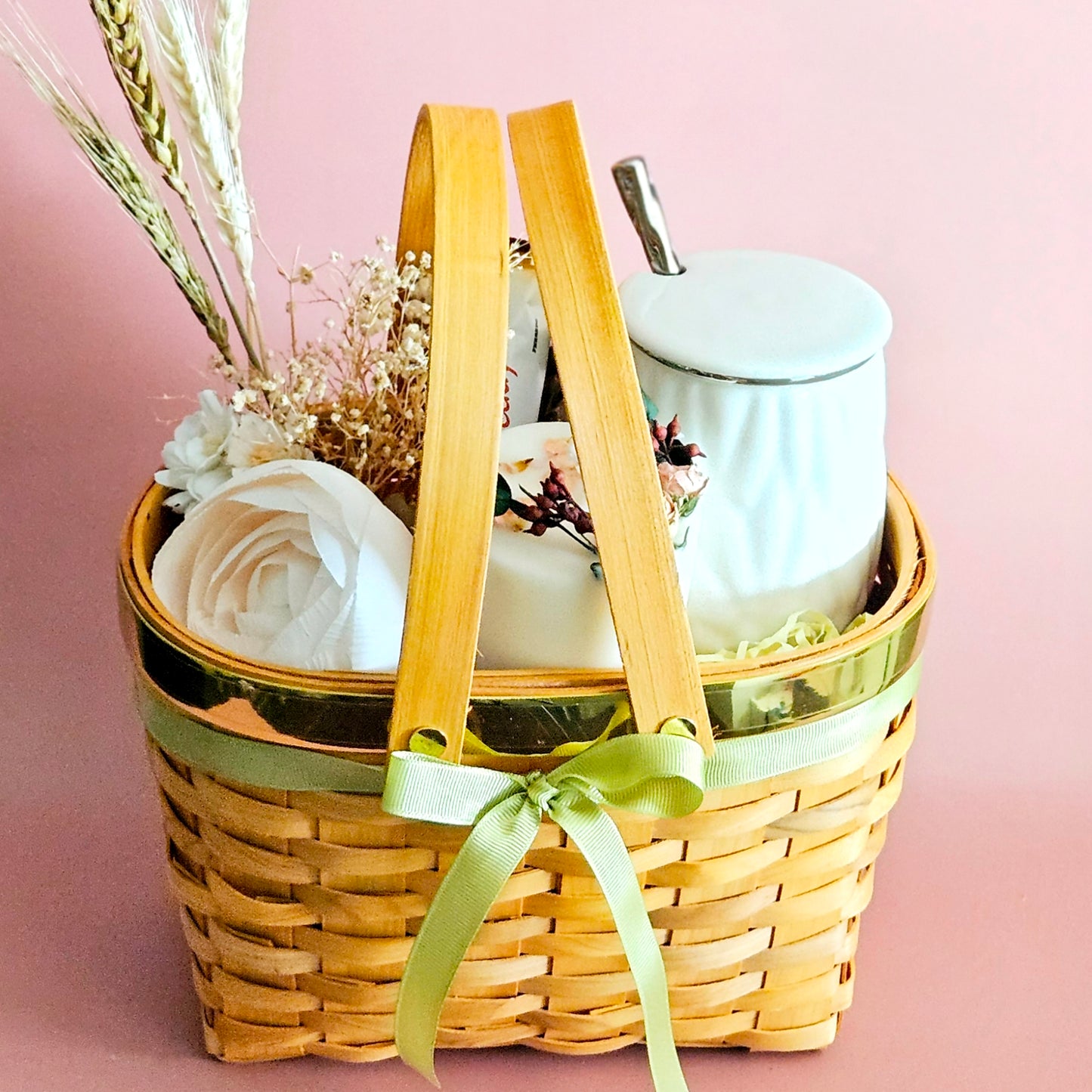 Gift Baskets with White Floral Setup